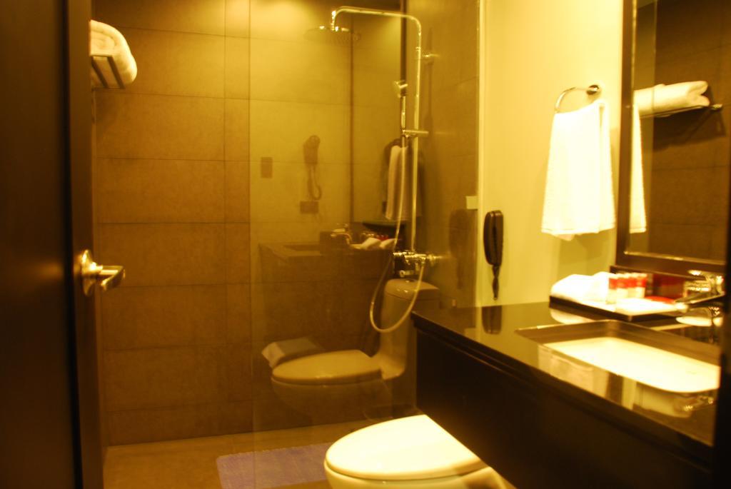 Amelie Hotel Манила Екстериор снимка