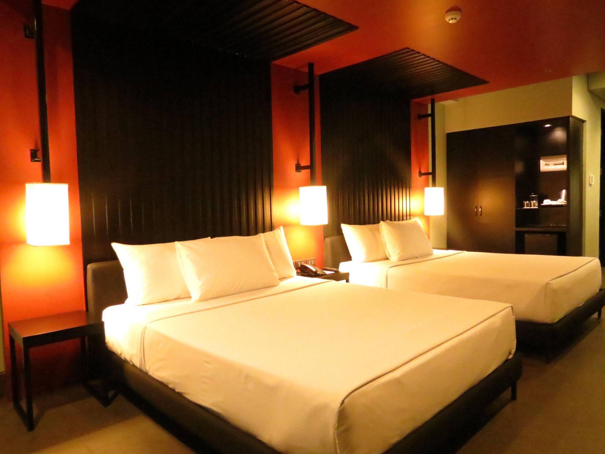 Amelie Hotel Манила Екстериор снимка