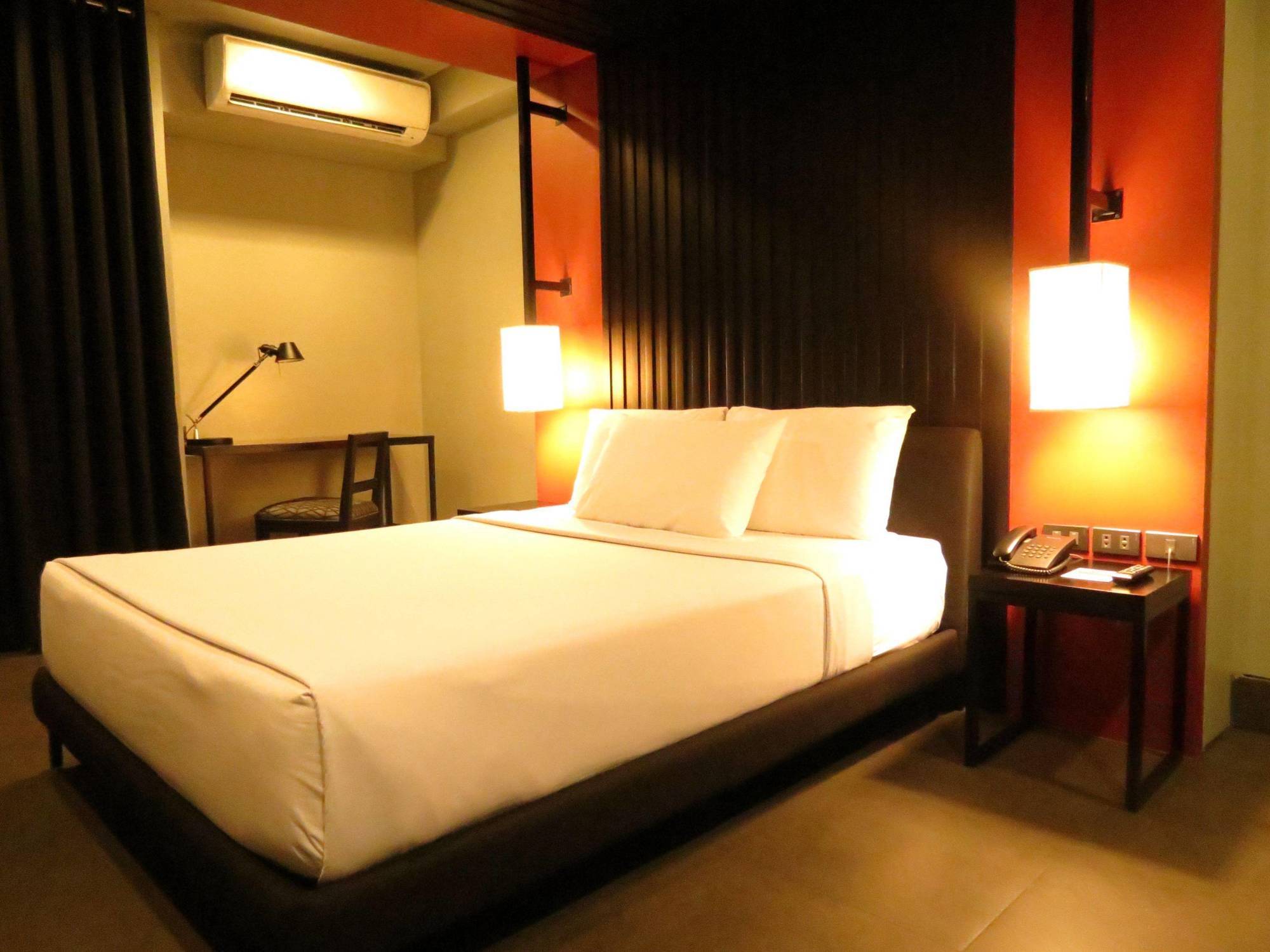 Amelie Hotel Манила Екстериор снимка
