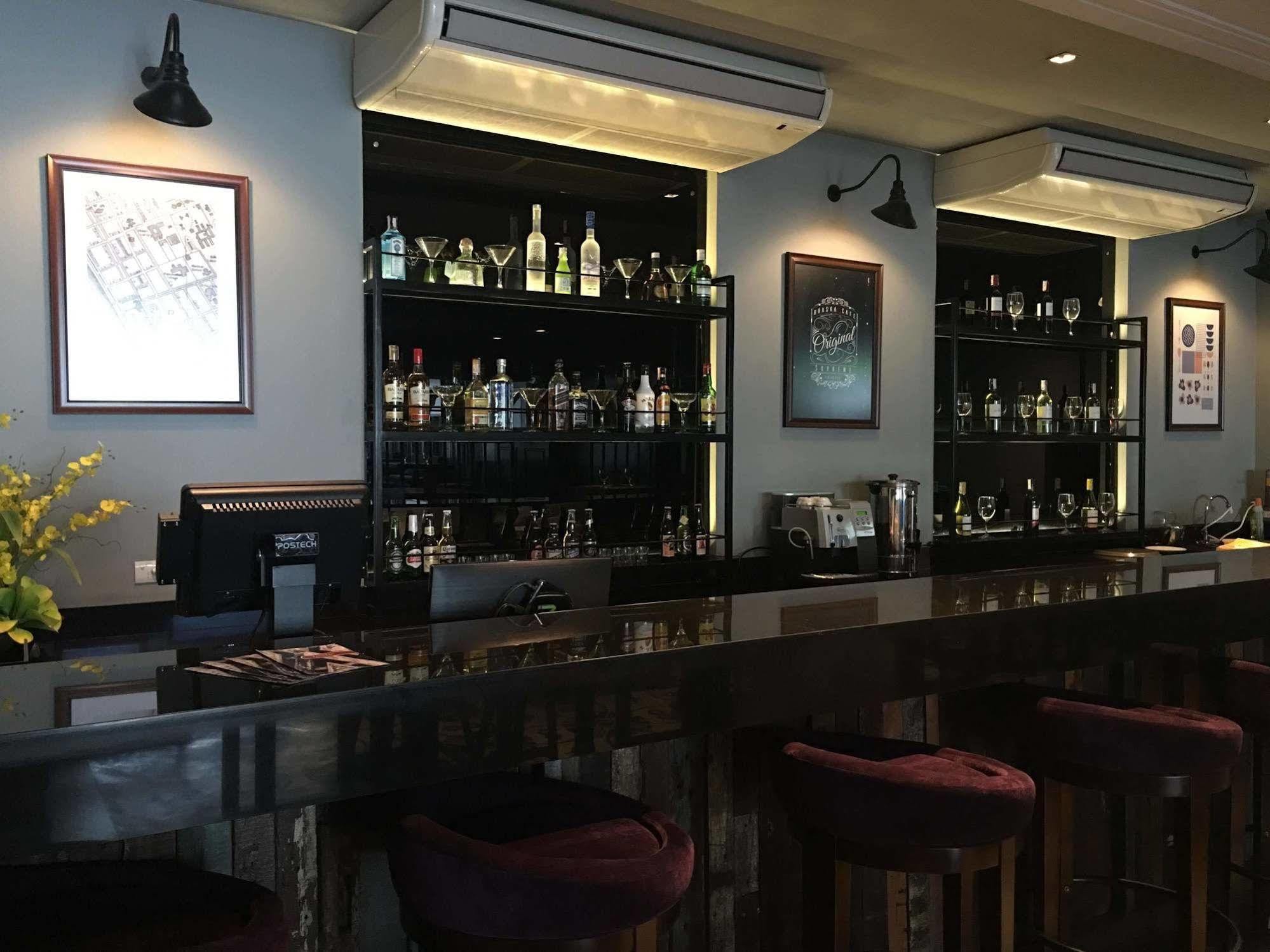 Amelie Hotel Манила Екстериор снимка