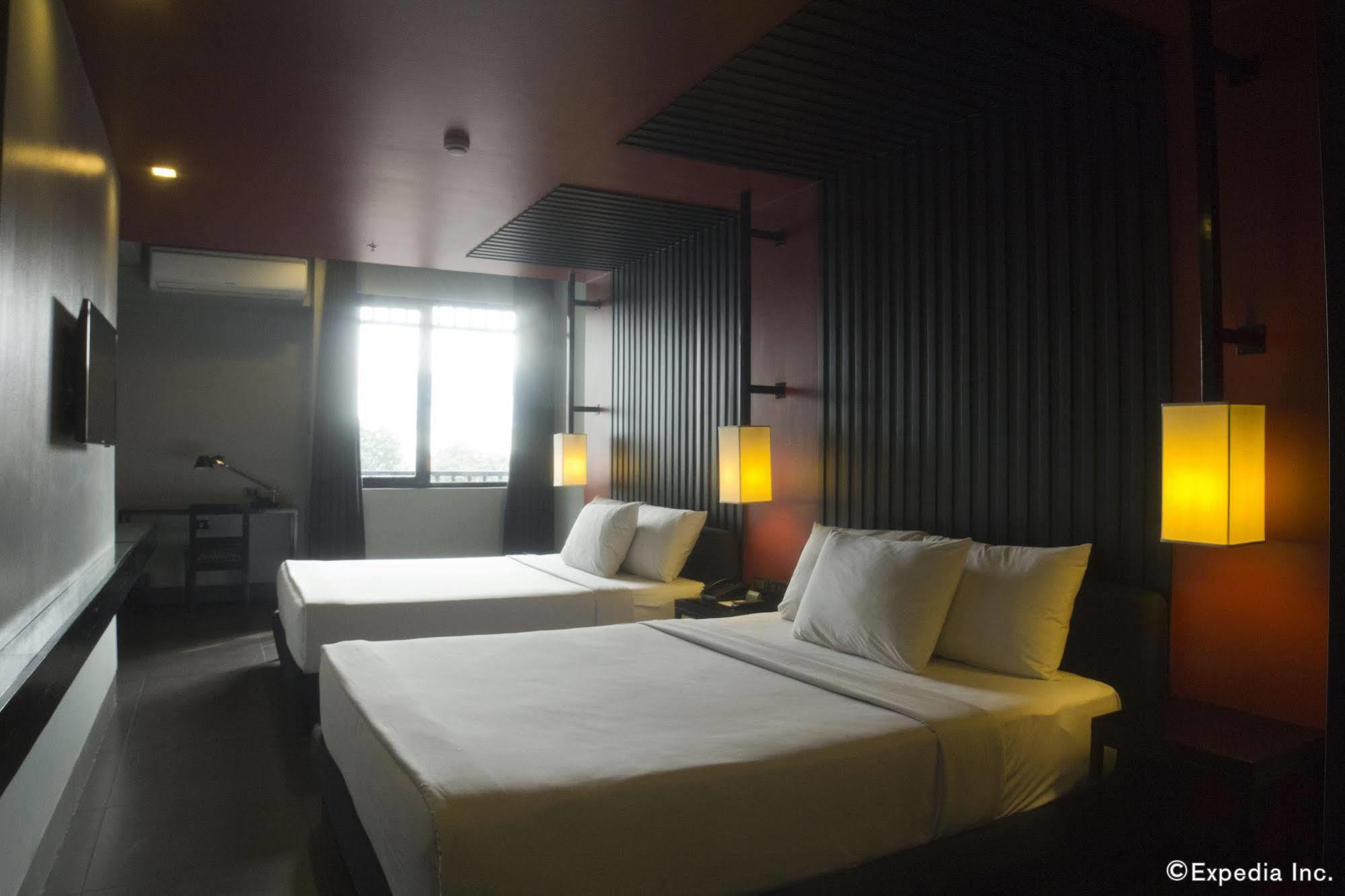 Amelie Hotel Манила Екстериор снимка